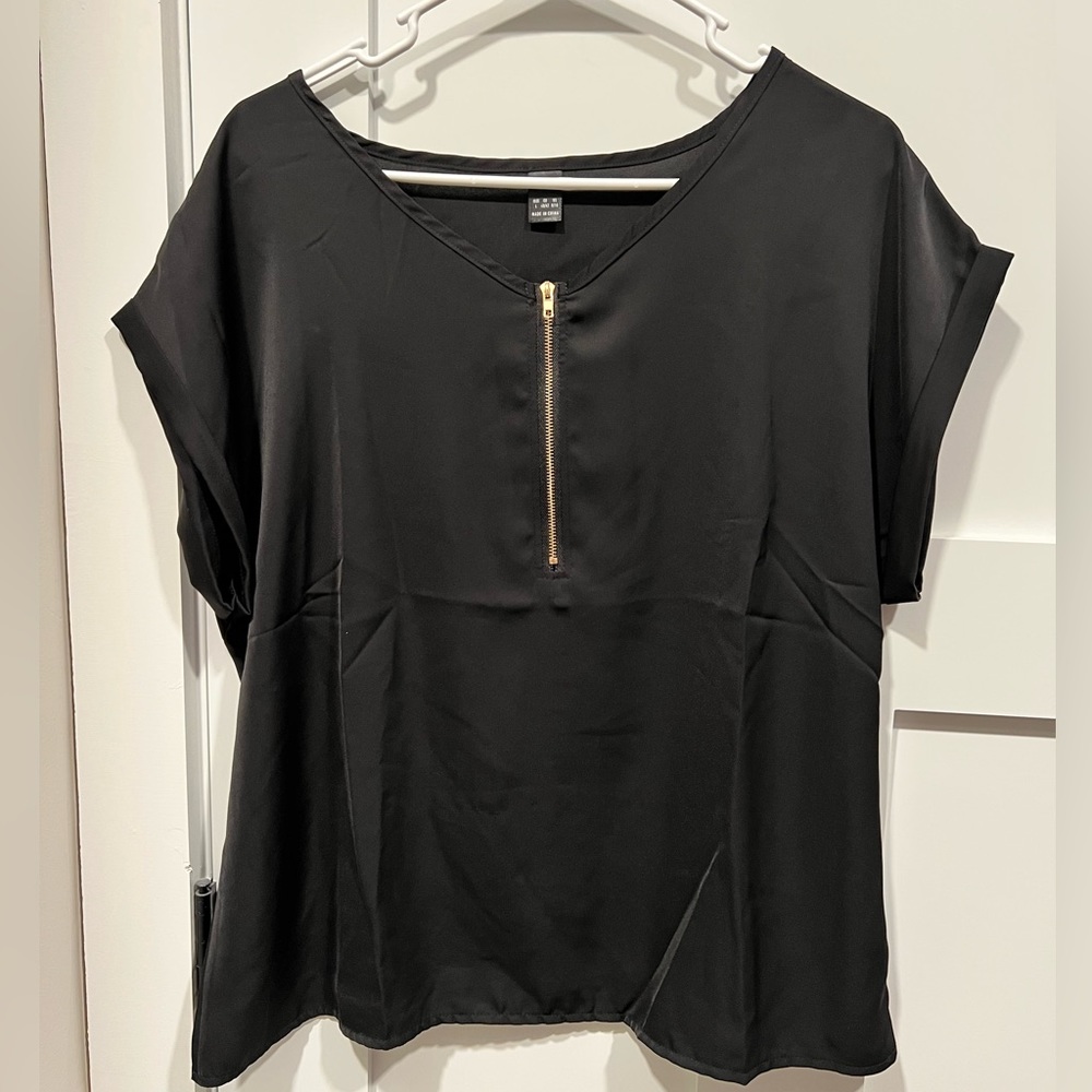 Black silky top with zipper